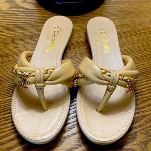 Chanel creamy beige thong sandals, size 41